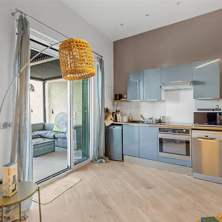 Apartment Au Bord De A Cannes